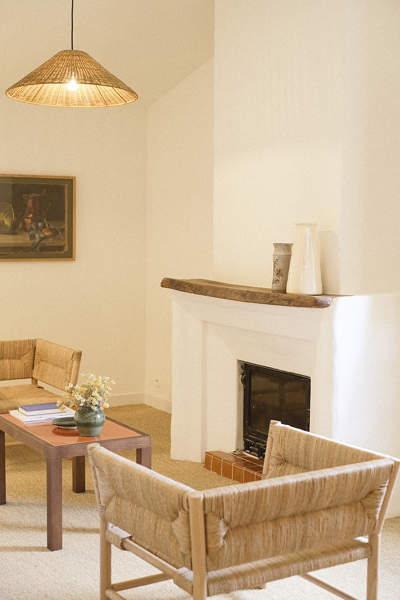 jaune-architectes-fireplace-hotel-restaurant-provence-luberon-moulin-beaumier-lourmarin
