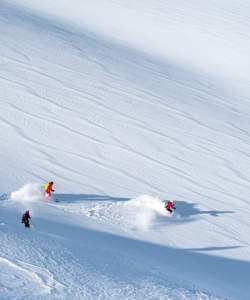 ski-activite-hors-pistes-poudreuse-neige-montagne-randonnee-hotel-le-val-thorens-beaumier